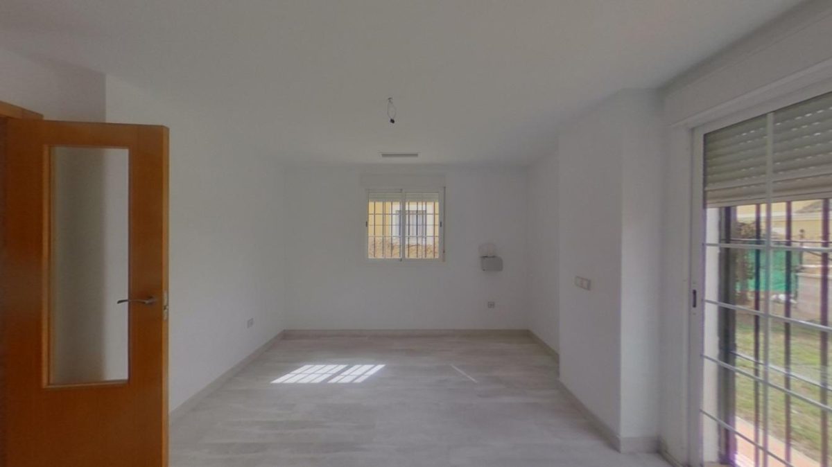 CASA ADOSADA EN ALHAURIN DE LA TORRE ALQUILADA CON SEGURO DE IMPAGO — Foto 1