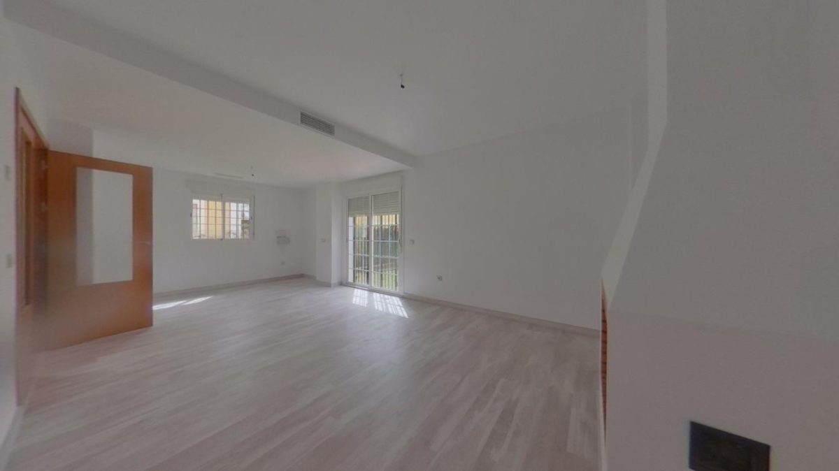CASA ADOSADA EN ALHAURIN DE LA TORRE ALQUILADA CON SEGURO DE IMPAGO — Foto 4