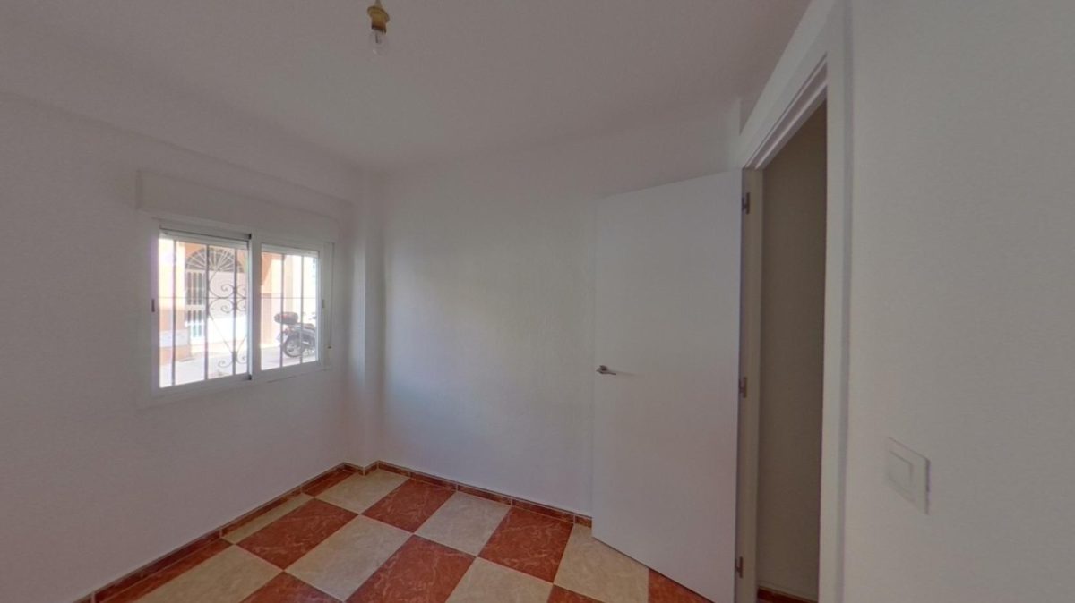 VIVIENDA 3 HABTIACIONES ALQUILADA CON SEGURO DE IMPAGO CIUDAD JARDIN V64 — Foto 3