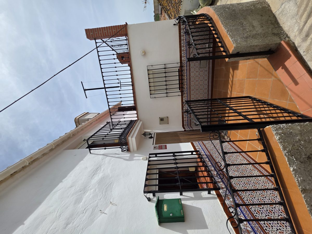 CASA PUEBLO EN CAJIZ 4 HABITACIONES — Foto 1