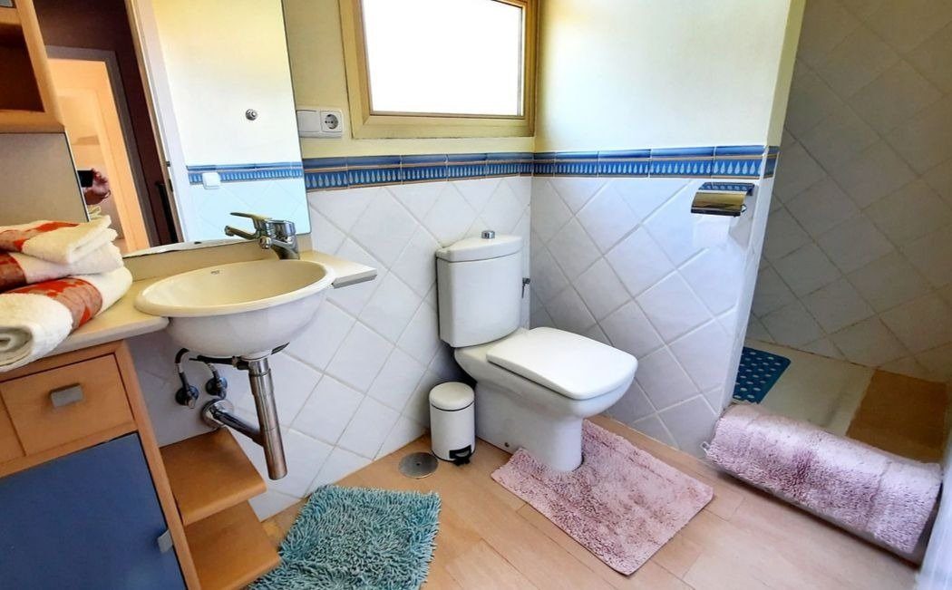 Villa pareada en la urb de la sierrezuela. Reforma a tu gusto. Una de las mejores  zonas residenciales junto a Fuengirola — Foto 10