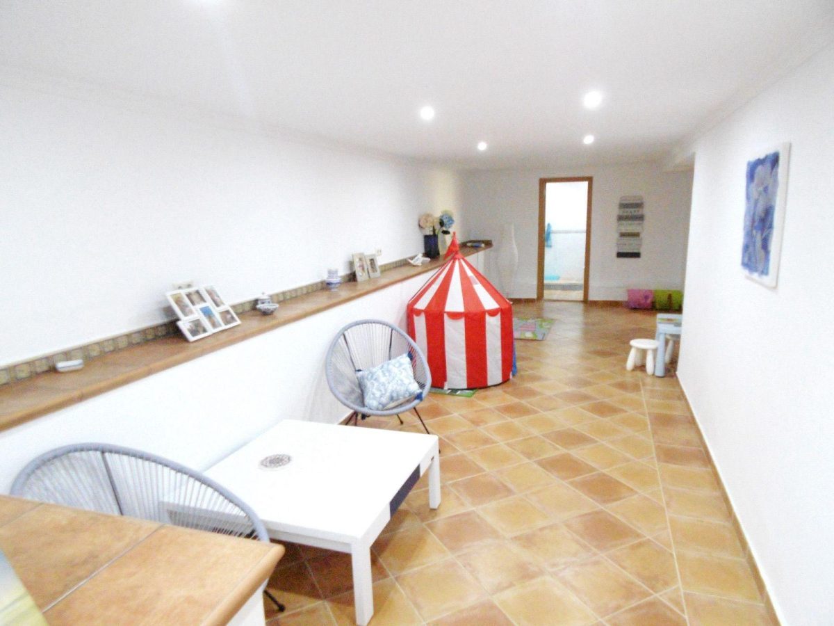 Villa pareada en la urb de la sierrezuela. Reforma a tu gusto. Una de las mejores  zonas residenciales junto a Fuengirola — Foto 19