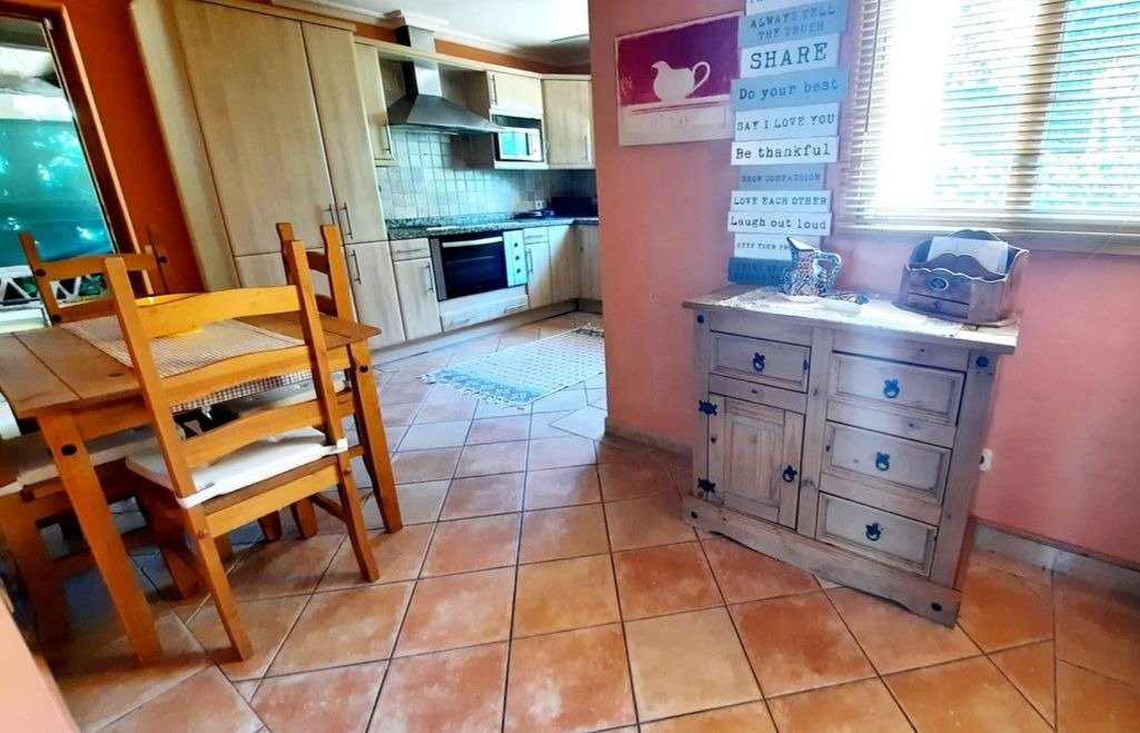 Villa pareada en la urb de la sierrezuela. Reforma a tu gusto. Una de las mejores  zonas residenciales junto a Fuengirola — Foto 15