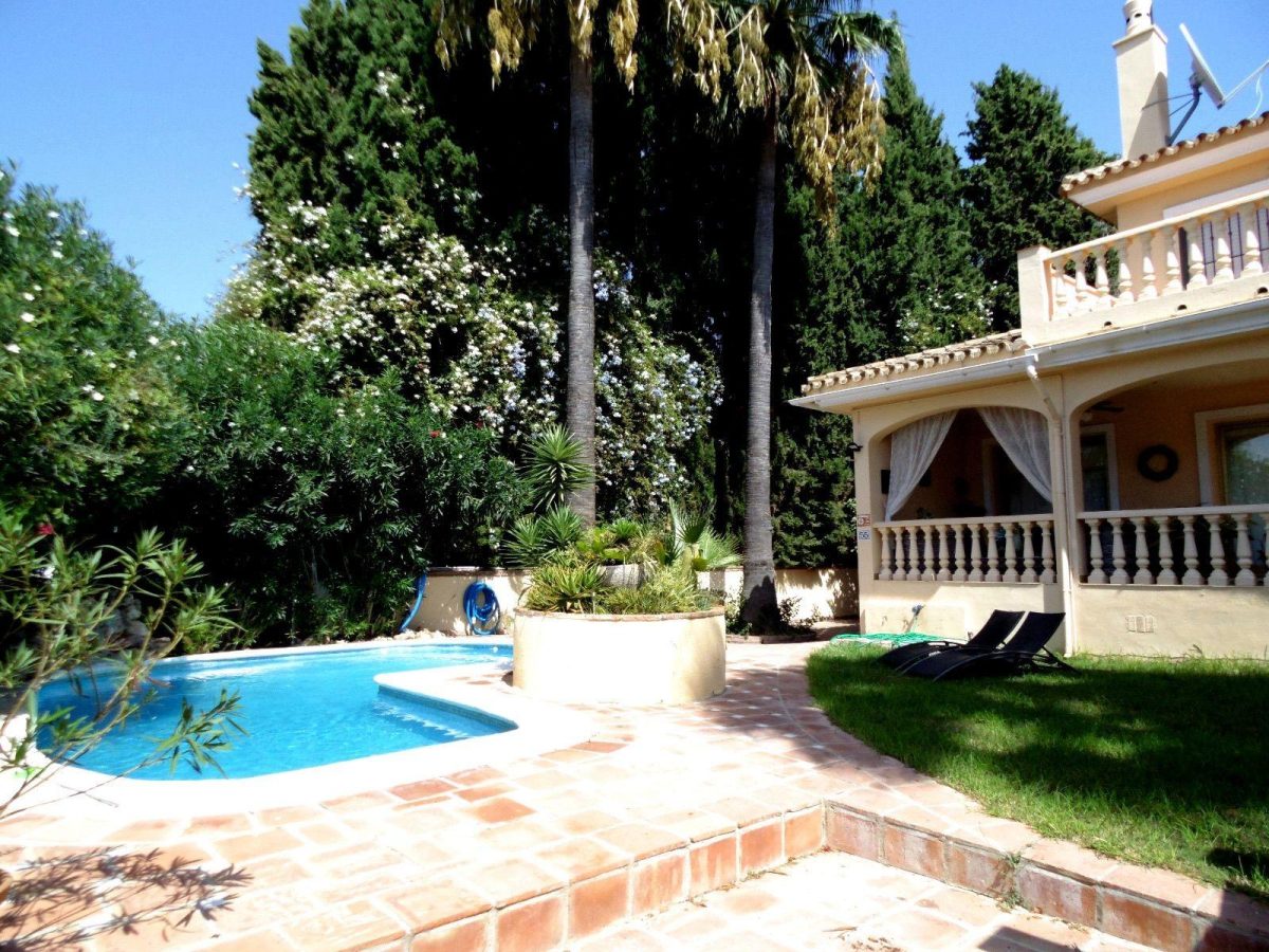 Villa pareada en la urb de la sierrezuela. Reforma a tu gusto. Una de las mejores  zonas residenciales junto a Fuengirola — Foto 17