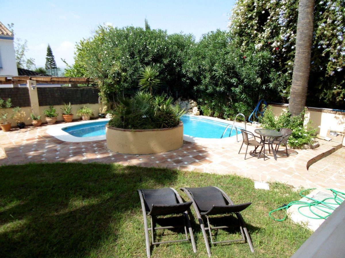 Villa pareada en la urb de la sierrezuela. Reforma a tu gusto. Una de las mejores  zonas residenciales junto a Fuengirola — Foto 30