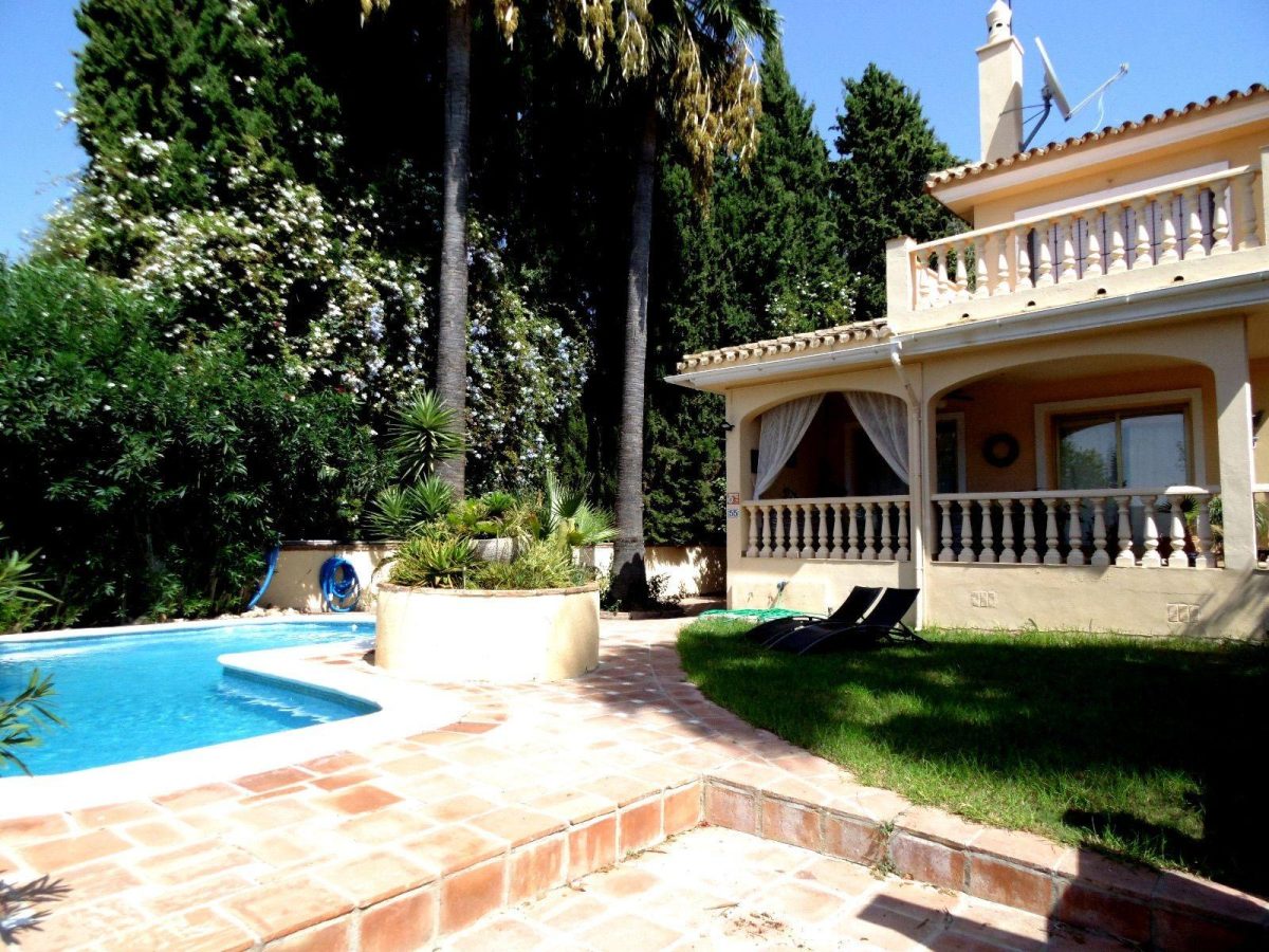 Villa pareada en la urb de la sierrezuela. Reforma a tu gusto. Una de las mejores  zonas residenciales junto a Fuengirola — Foto 16