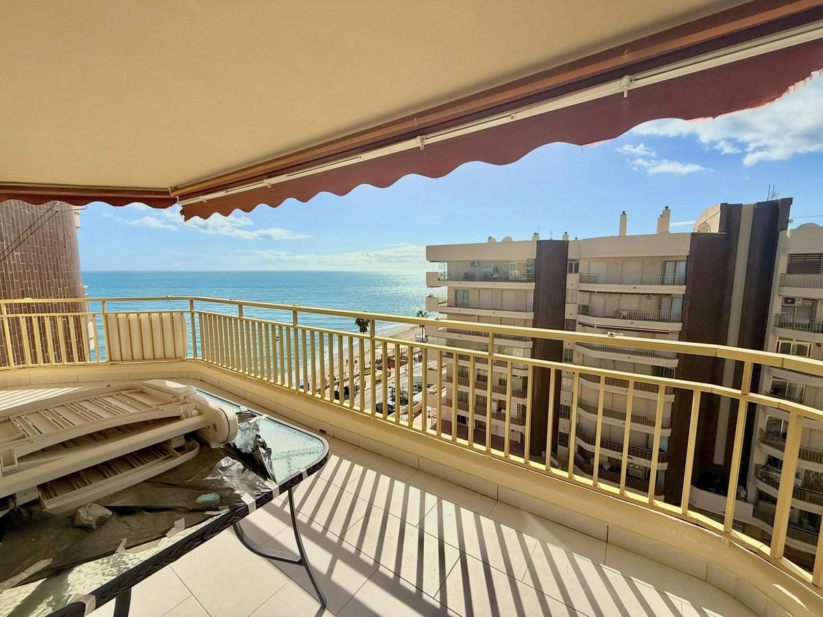 Magnífico piso en primera línea de playa en Fuengirola – Vistas panorámicas al mar — Foto 15
