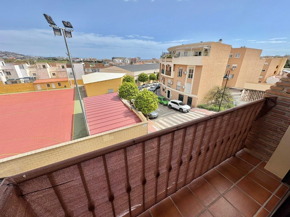 Piso en excelentes condiciones. 239.000€. Listo para entrar a vivir en Las Lagunas de Mijas — Foto 2
