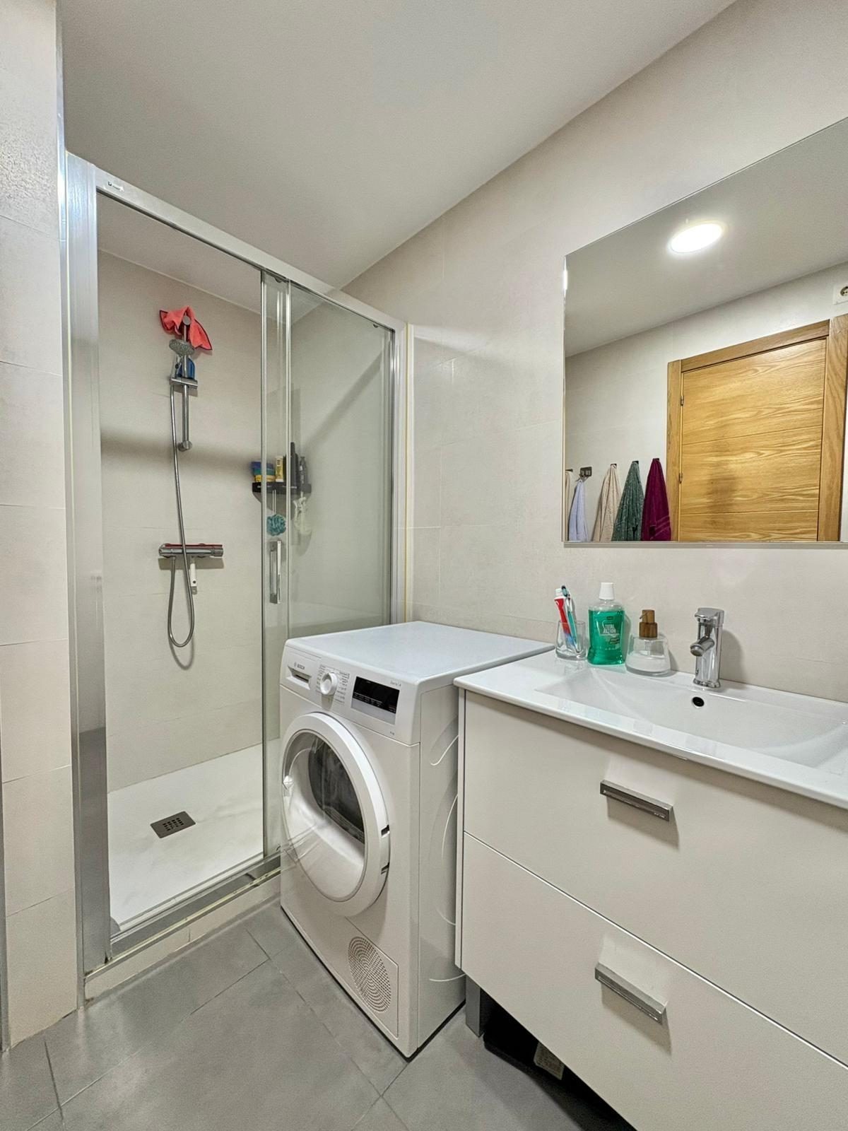 Piso en excelentes condiciones. 239.000€. Listo para entrar a vivir en Las Lagunas de Mijas — Foto 13