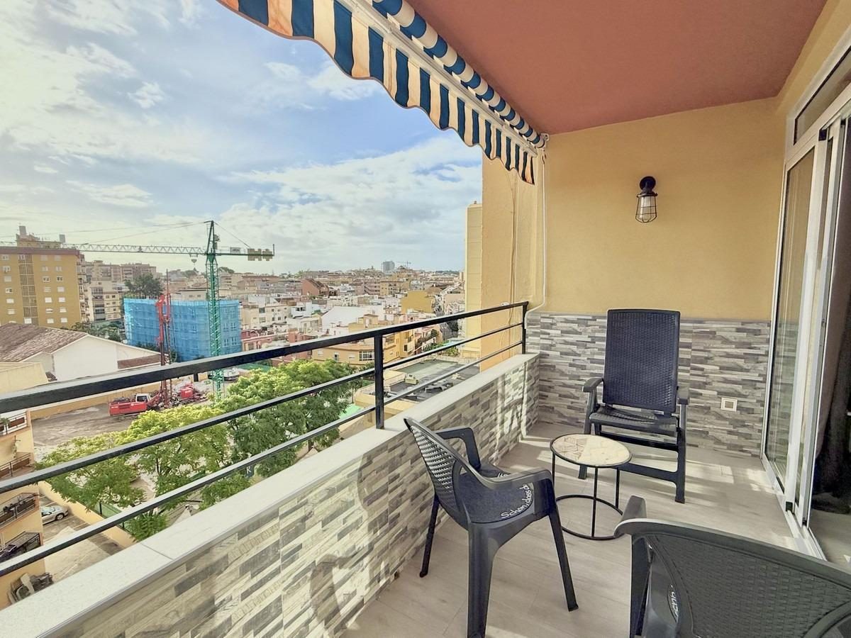 Ático en venta en Fuengirola centro, 3 dormitorios, terraza sur y vistas al mar – Costa del Sol — Foto 1