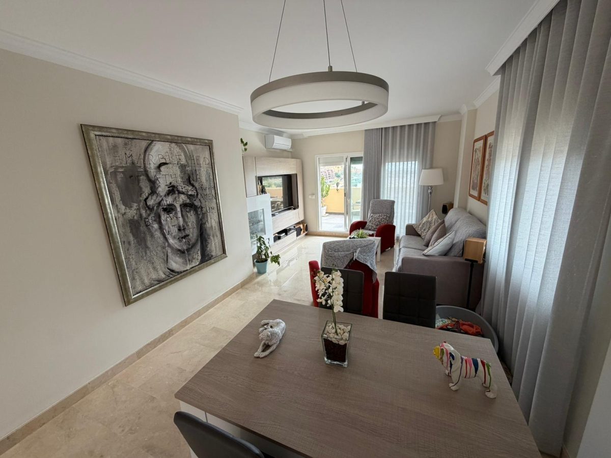 Dúplex en Elviria con Vistas al Mar | Terraza, Garaje y Mucha Luz | Costa del Sol — Foto 3