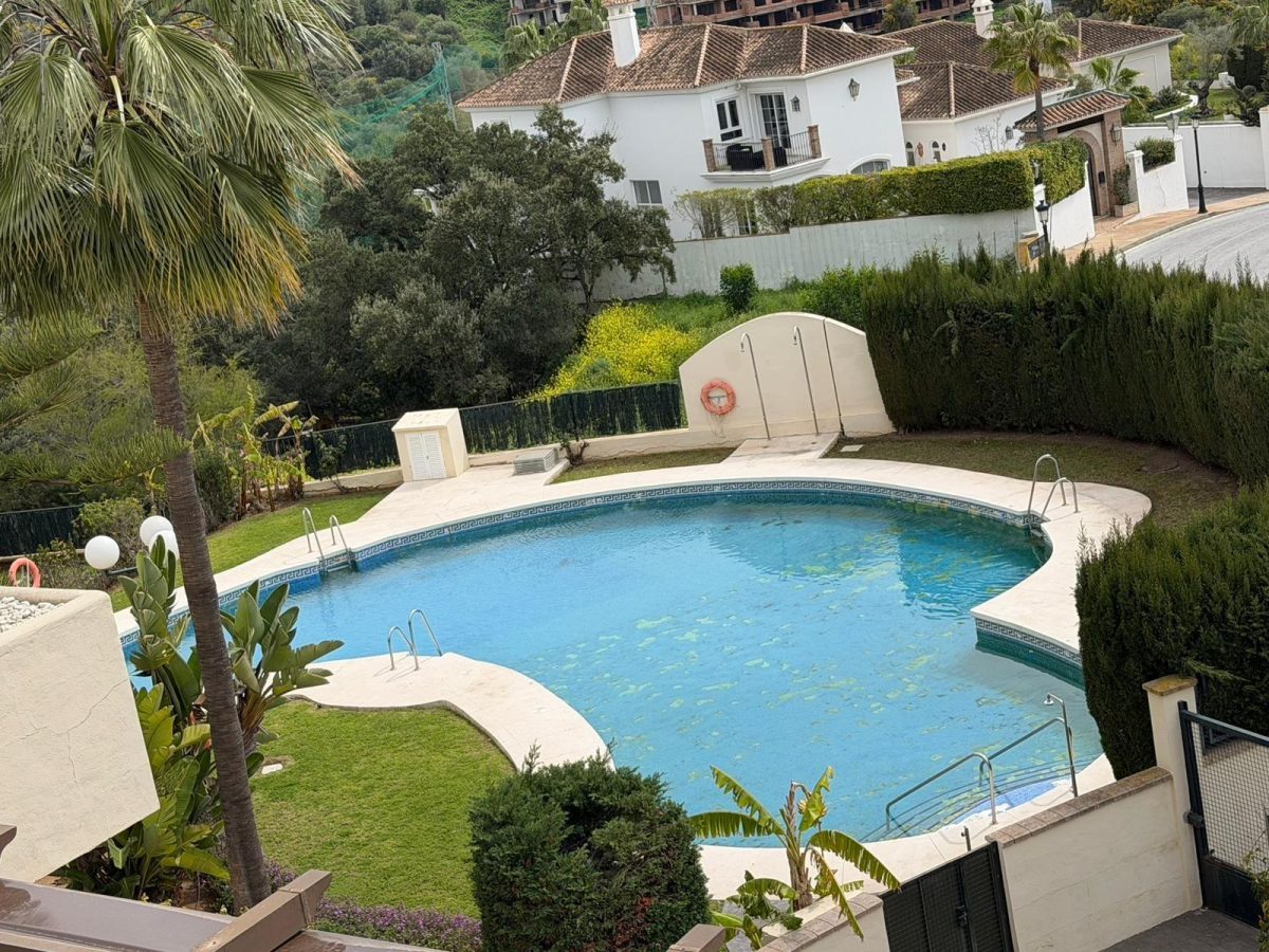 Dúplex en Elviria con Vistas al Mar | Terraza, Garaje y Mucha Luz | Costa del Sol — Foto 11