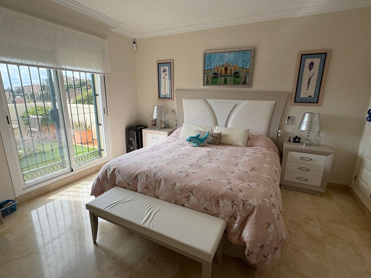 Dúplex en Elviria con Vistas al Mar | Terraza, Garaje y Mucha Luz | Costa del Sol — Foto 15