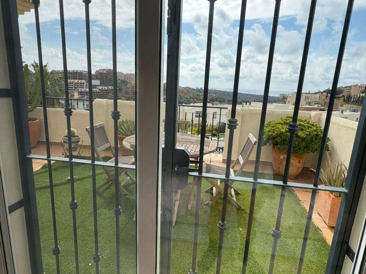 Dúplex en Elviria con Vistas al Mar | Terraza, Garaje y Mucha Luz | Costa del Sol — Foto 24