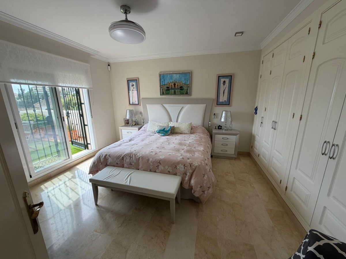 Dúplex en Elviria con Vistas al Mar | Terraza, Garaje y Mucha Luz | Costa del Sol — Foto 22