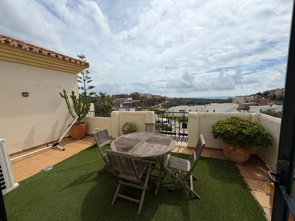 Dúplex en Elviria con Vistas al Mar | Terraza, Garaje y Mucha Luz | Costa del Sol — Foto 25