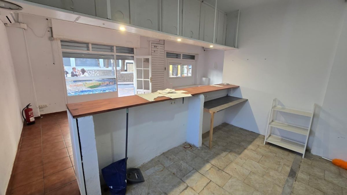 Local comercial en venta en Los Boliches, Fuengirola – Oportunidad en la Costa del Sol — Foto 4
