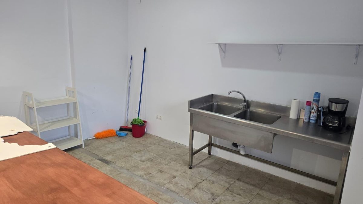 Local comercial en venta en Los Boliches, Fuengirola – Oportunidad en la Costa del Sol — Foto 5