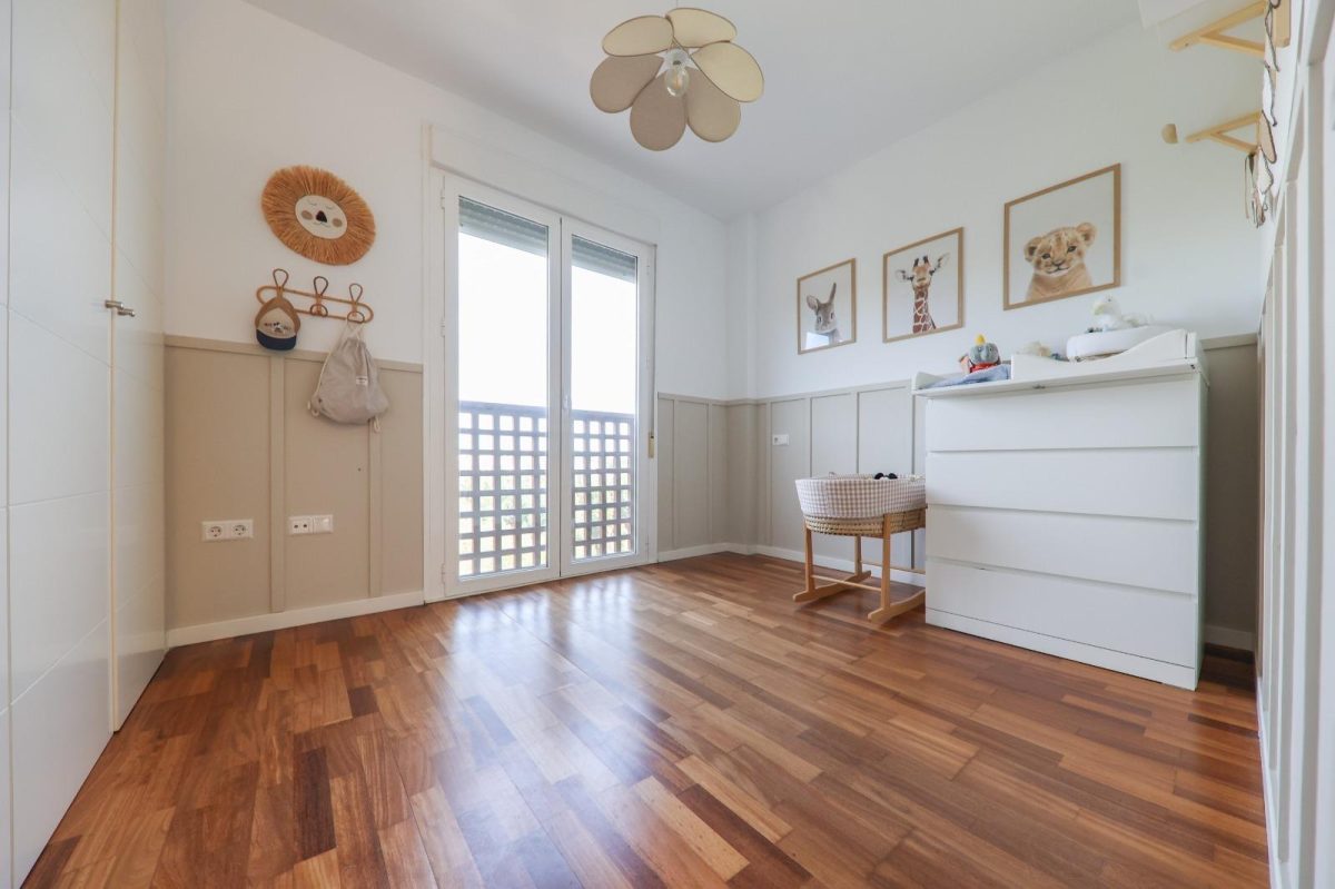 Preciosa Casa Adosada en Hipódromo, Costa del Sol – Luz, Jardines y Confort — Foto 25