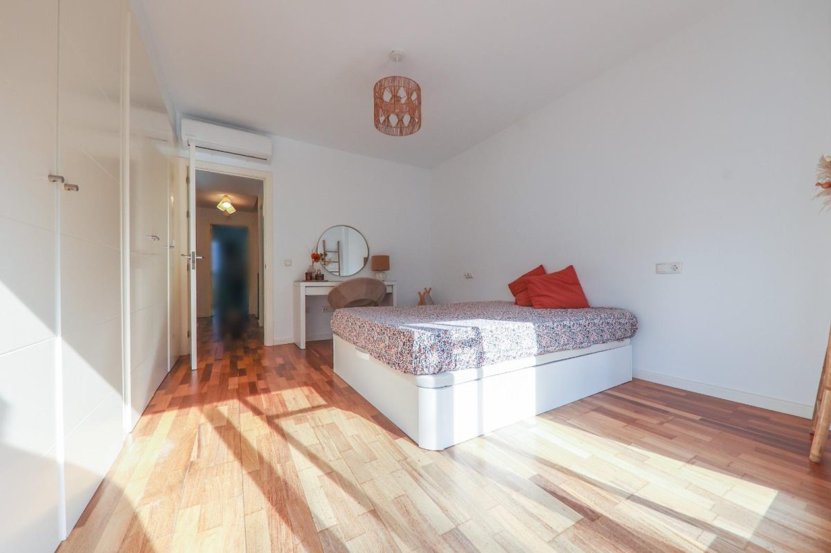 Preciosa Casa Adosada en Hipódromo, Costa del Sol – Luz, Jardines y Confort — Foto 22