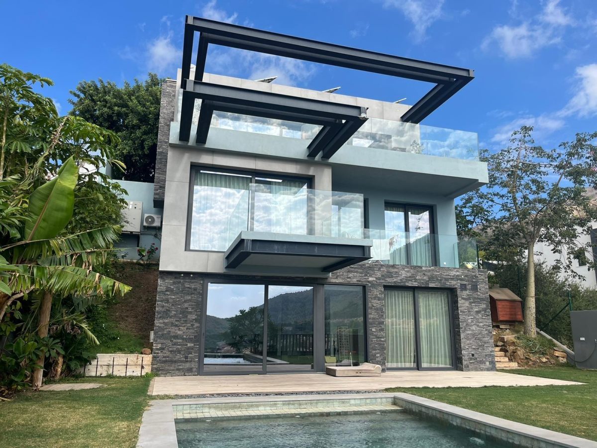 Exclusiva Villa de Lujo en Mijas – Sostenibilidad y Elegancia en Perfecta Armonía — Foto 8