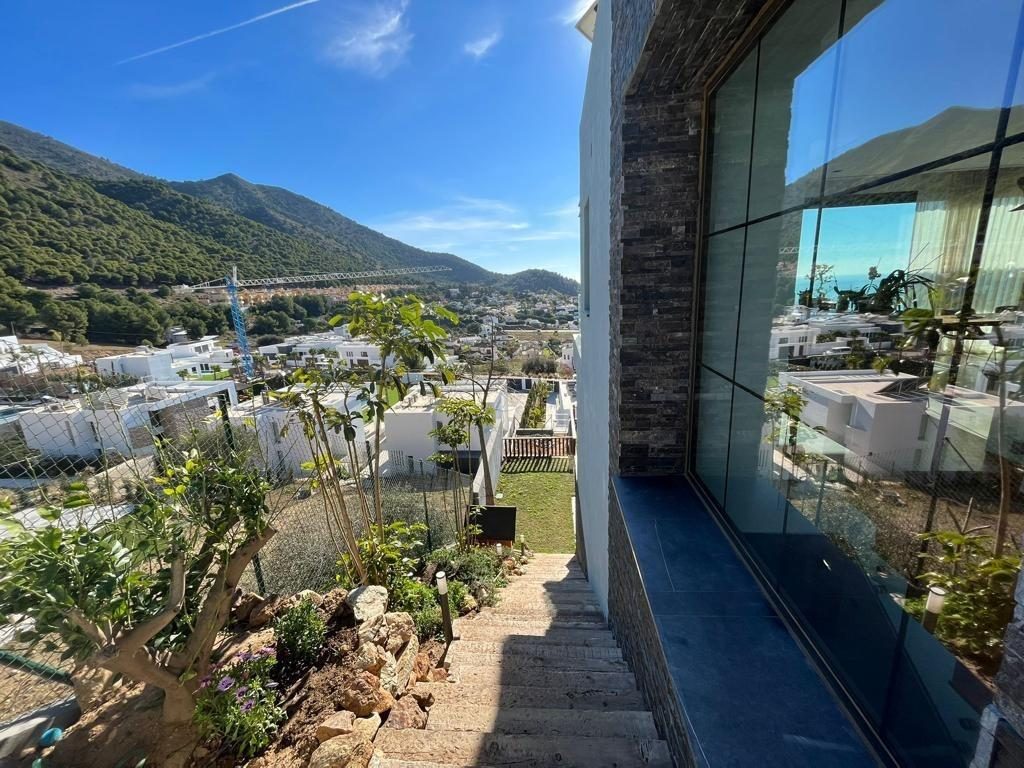 Exclusiva Villa de Lujo en Mijas – Sostenibilidad y Elegancia en Perfecta Armonía — Foto 23