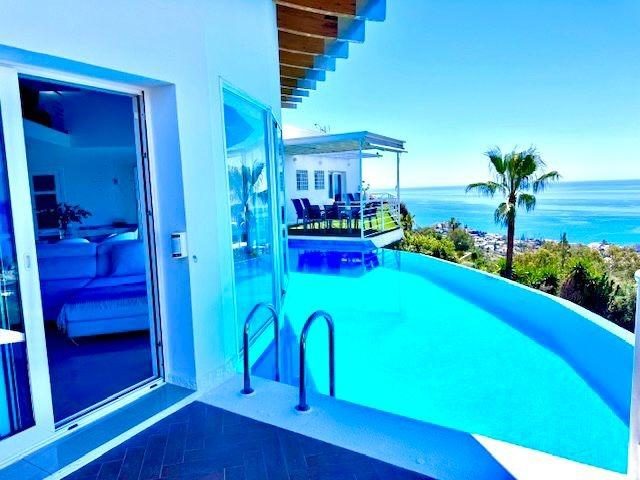 Villa de lujo en la Costa del Sol con piscina infinity interior y vistas al mar en Benalmádena — Foto 7