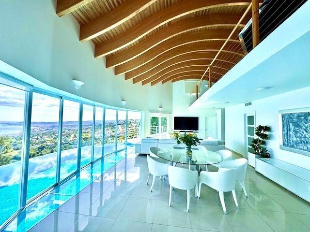 Villa de lujo en la Costa del Sol con piscina infinity interior y vistas al mar en Benalmádena — Foto 17