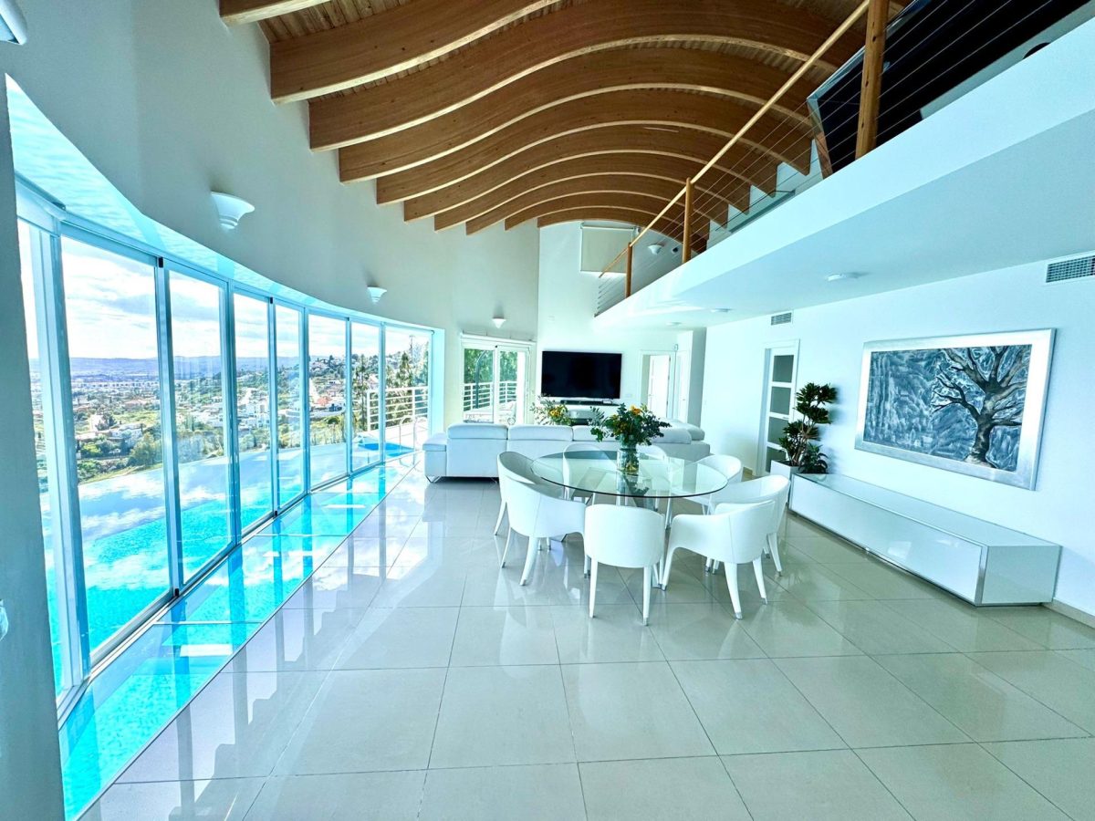 Villa de lujo en la Costa del Sol con piscina infinity interior y vistas al mar en Benalmádena — Foto 15