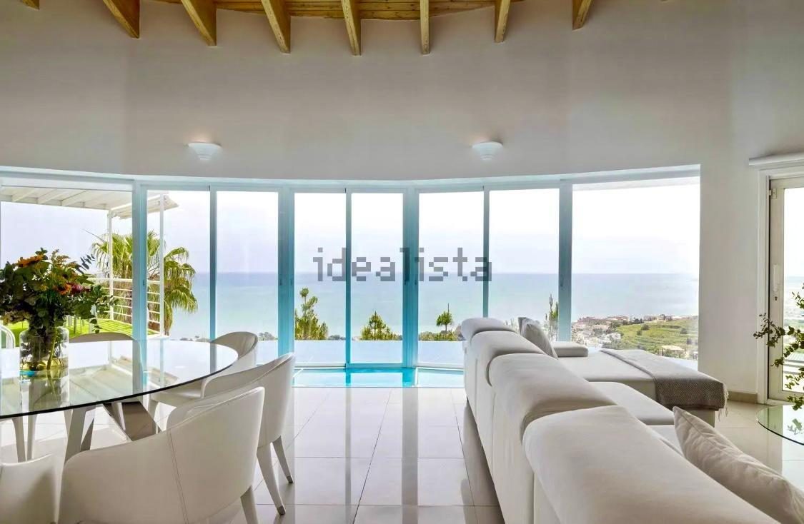 Villa de lujo en la Costa del Sol con piscina infinity interior y vistas al mar en Benalmádena — Foto 26