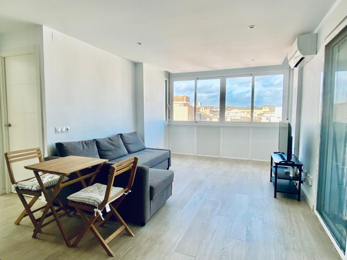 Ático luminoso con gran terraza en Fuengirola 5ª Planta sin ascensor — Foto 1