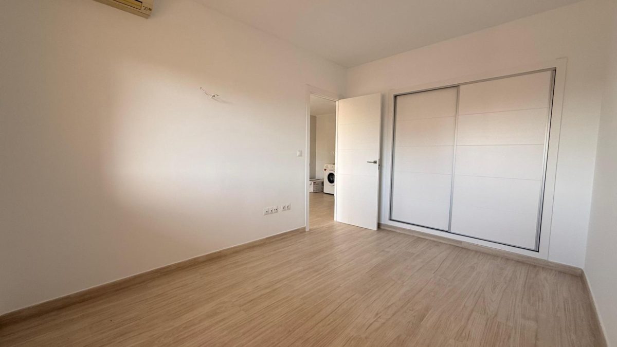 ¡Vive el Sueño Junto al Mar en Fuengirola! Apartamento de Ensueño en el Paseo Marítimo — Foto 12
