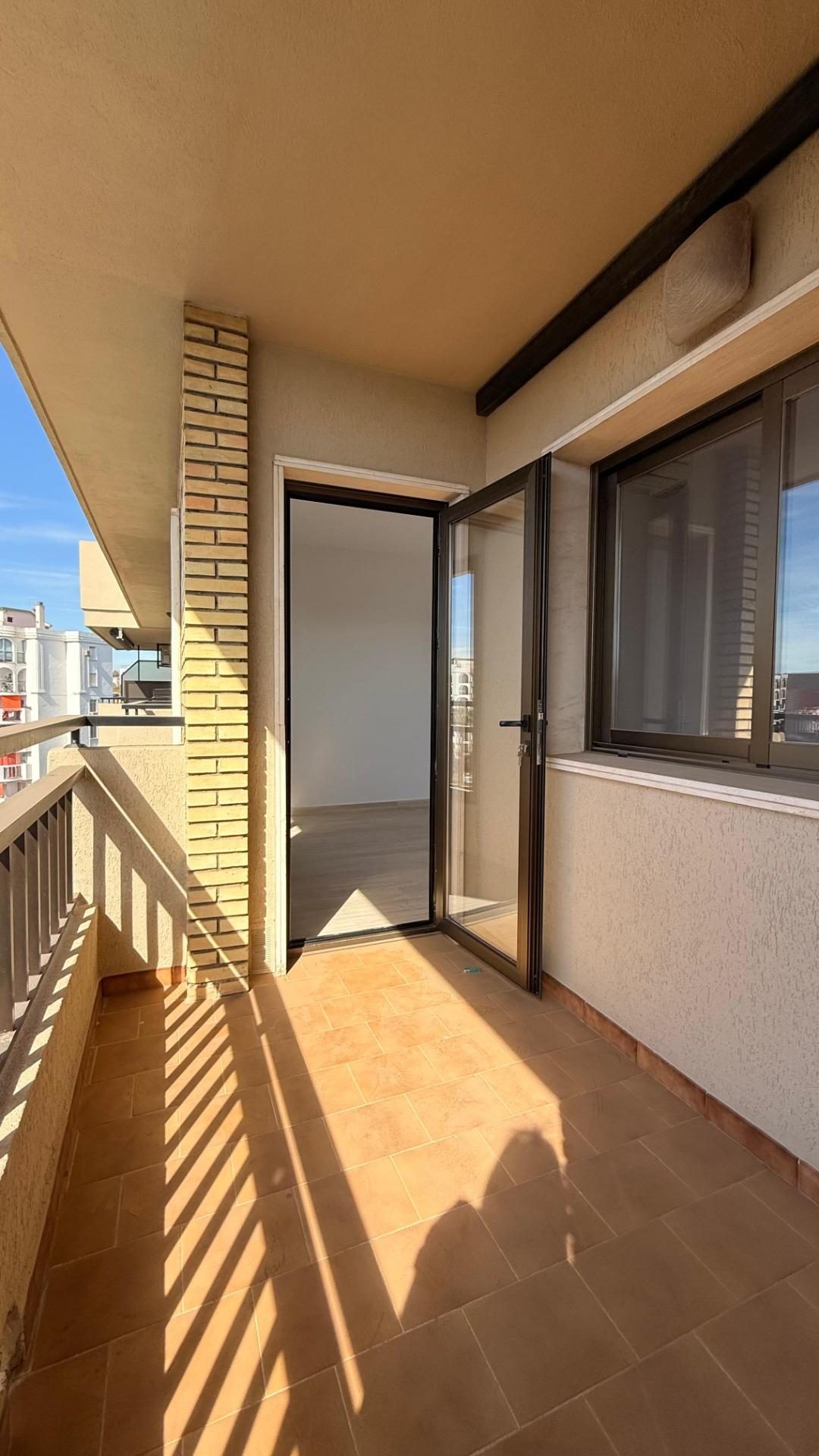 ¡Vive el Sueño Junto al Mar en Fuengirola! Apartamento de Ensueño en el Paseo Marítimo — Foto 8