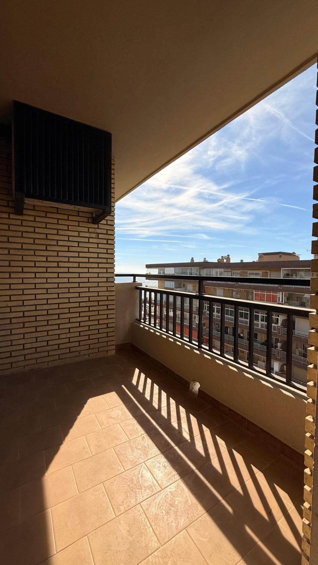 ¡Vive el Sueño Junto al Mar en Fuengirola! Apartamento de Ensueño en el Paseo Marítimo — Foto 3