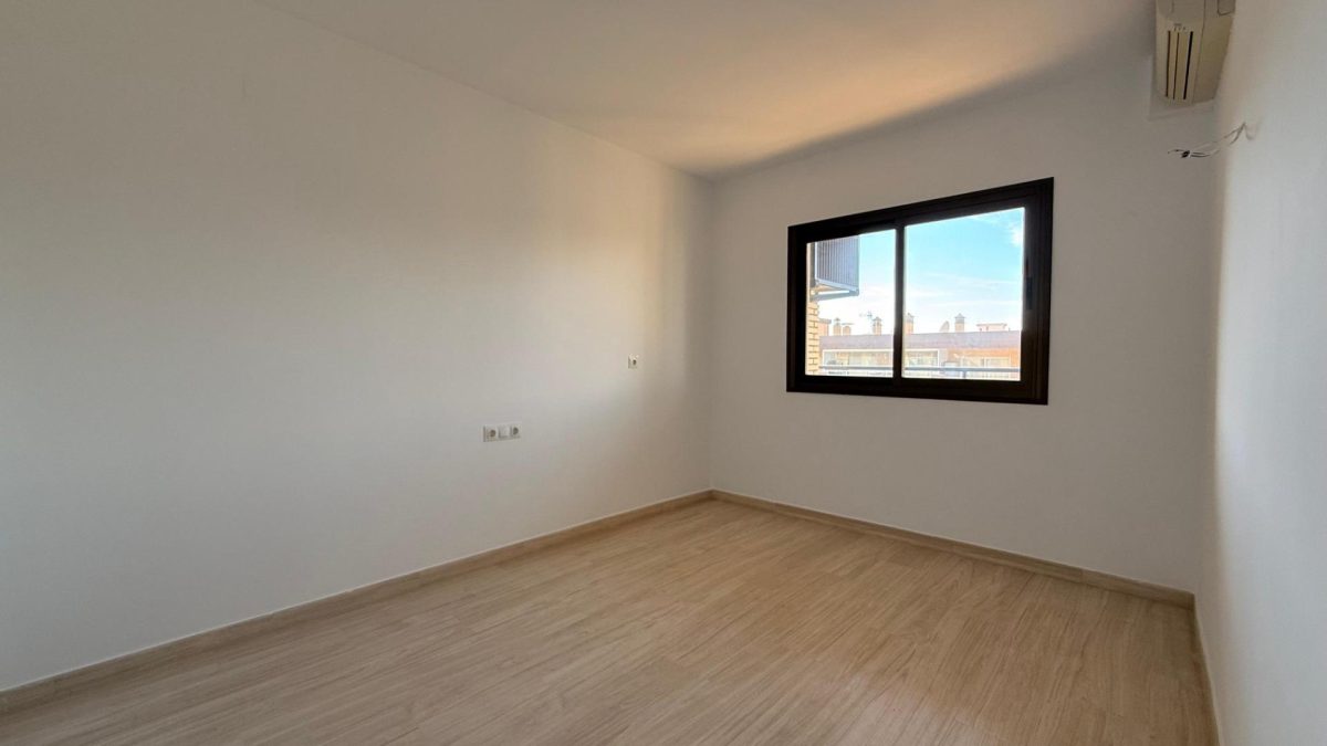 ¡Vive el Sueño Junto al Mar en Fuengirola! Apartamento de Ensueño en el Paseo Marítimo — Foto 14