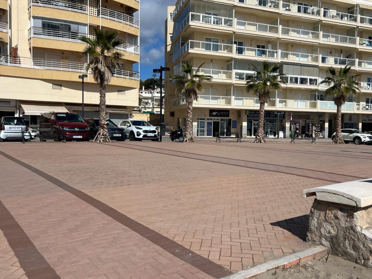 ¡Vive el Sueño Junto al Mar en Fuengirola! Apartamento de Ensueño en el Paseo Marítimo — Foto 28