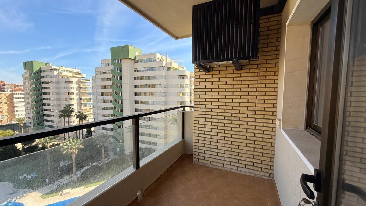 ¡Vive el Sueño Junto al Mar en Fuengirola! Apartamento de Ensueño en el Paseo Marítimo — Foto 5