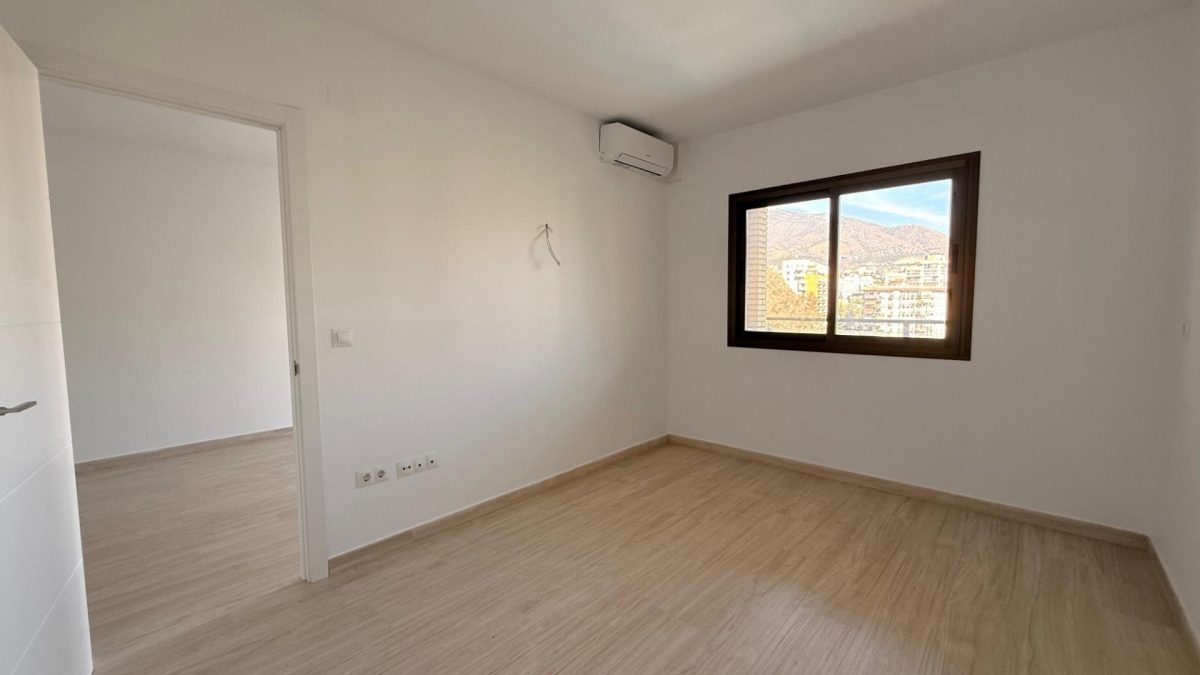 ¡Vive el Sueño Junto al Mar en Fuengirola! Apartamento de Ensueño en el Paseo Marítimo — Foto 16