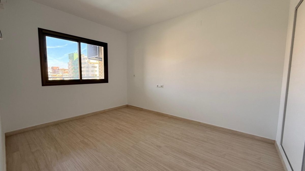 ¡Vive el Sueño Junto al Mar en Fuengirola! Apartamento de Ensueño en el Paseo Marítimo — Foto 23