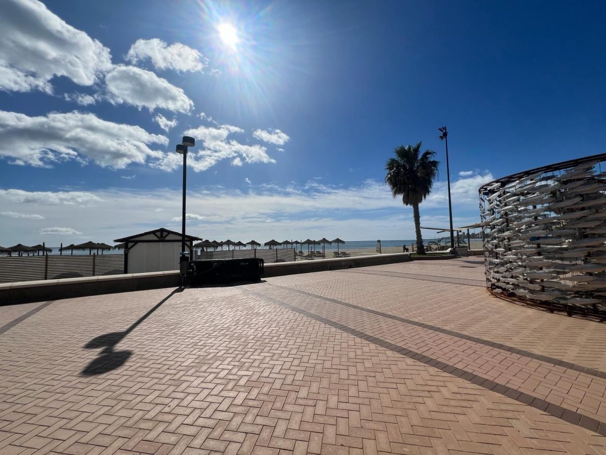 ¡Vive el Sueño Junto al Mar en Fuengirola! Apartamento de Ensueño en el Paseo Marítimo — Foto 29