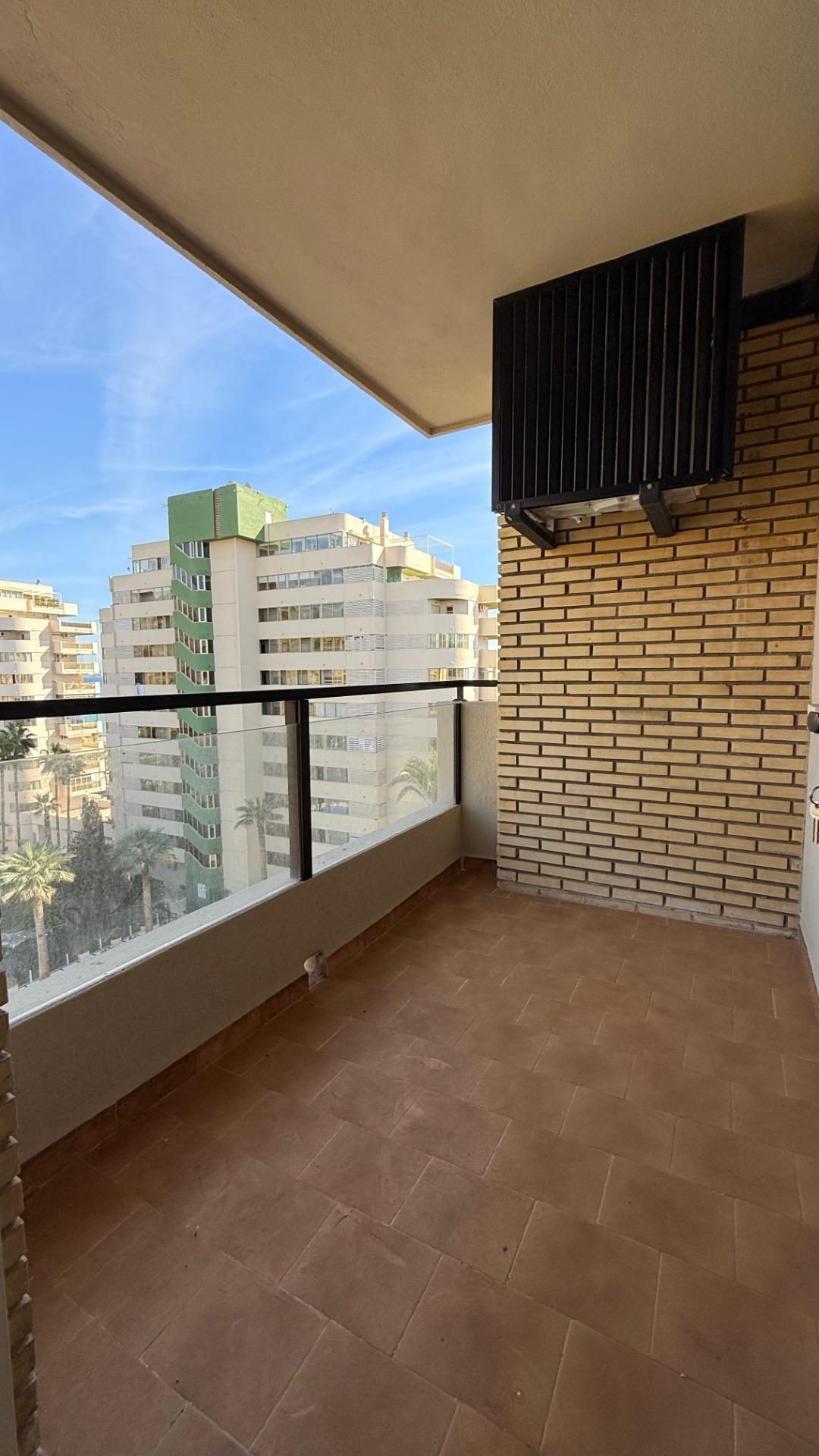 ¡Vive el Sueño Junto al Mar en Fuengirola! Apartamento de Ensueño en el Paseo Marítimo — Foto 6
