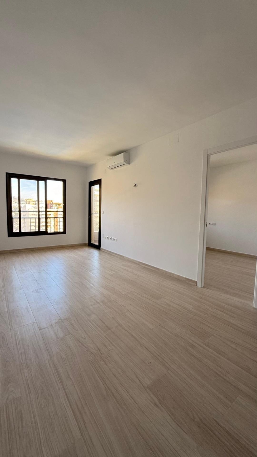 ¡Vive el Sueño Junto al Mar en Fuengirola! Apartamento de Ensueño en el Paseo Marítimo — Foto 15