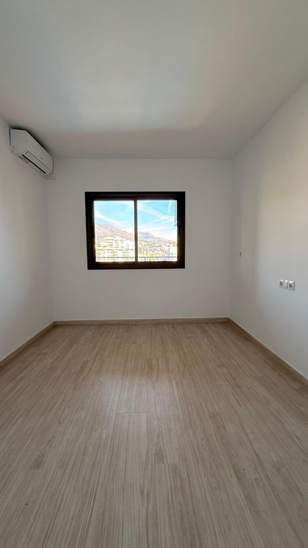 ¡Vive el Sueño Junto al Mar en Fuengirola! Apartamento de Ensueño en el Paseo Marítimo — Foto 17