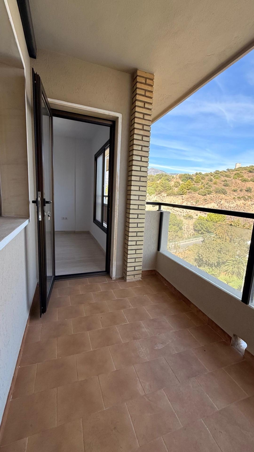 ¡Vive el Sueño Junto al Mar en Fuengirola! Apartamento de Ensueño en el Paseo Marítimo — Foto 7