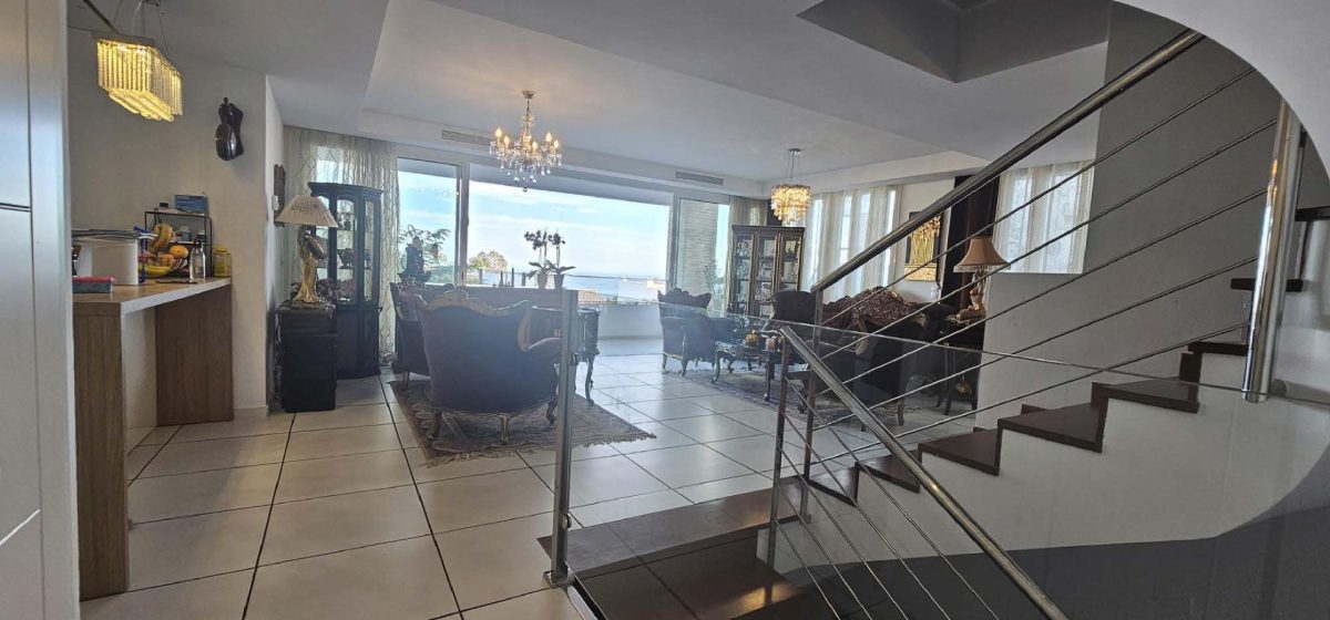 Villa moderna con vistas panorámicas en Torremuelle — Foto 12