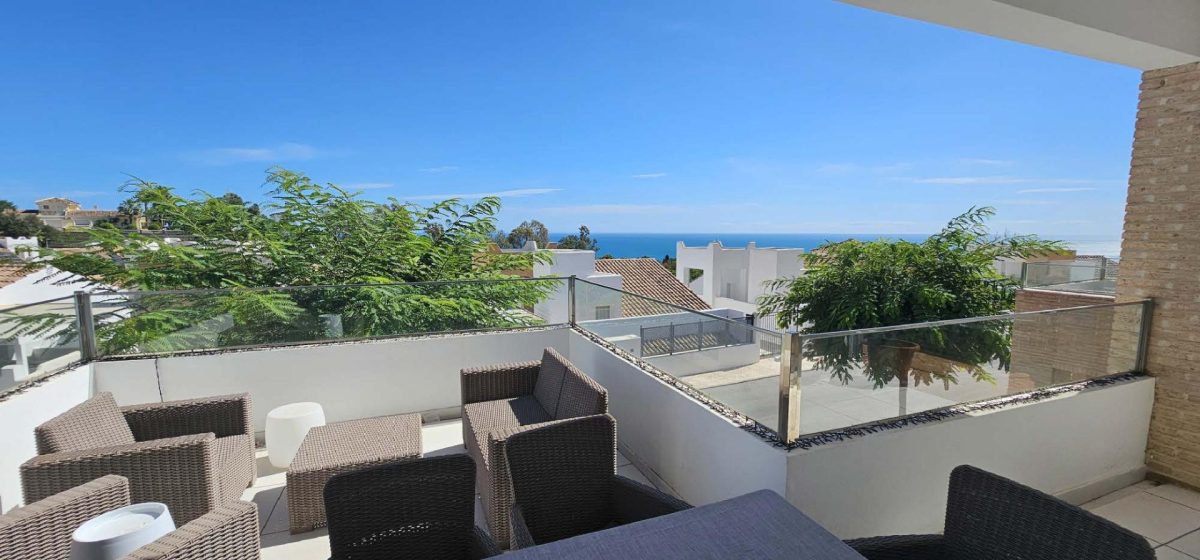 Villa moderna con vistas panorámicas en Torremuelle — Foto 4