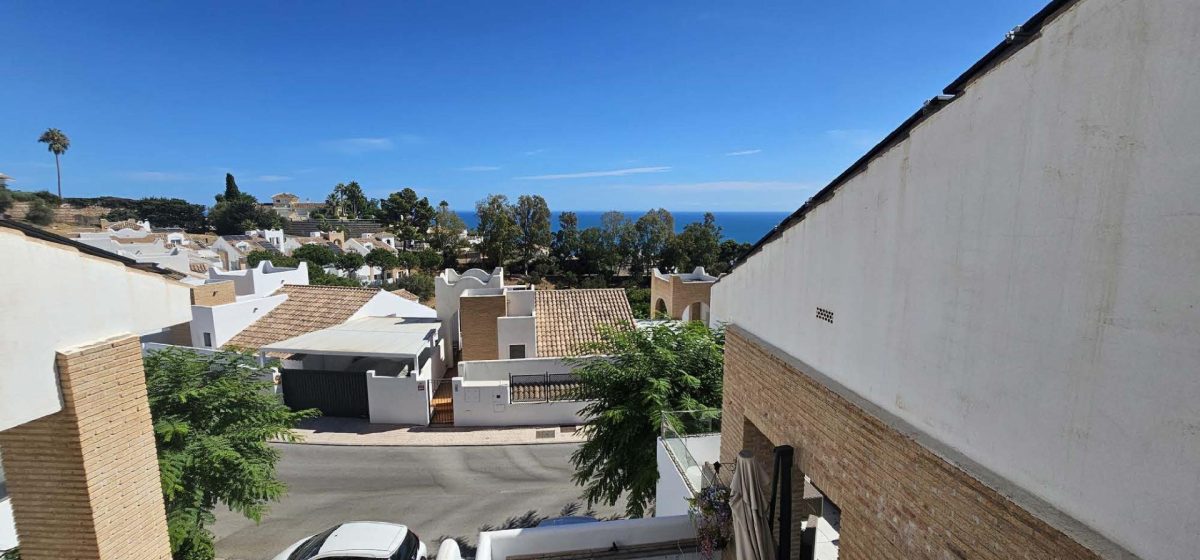 Villa moderna con vistas panorámicas en Torremuelle — Foto 26