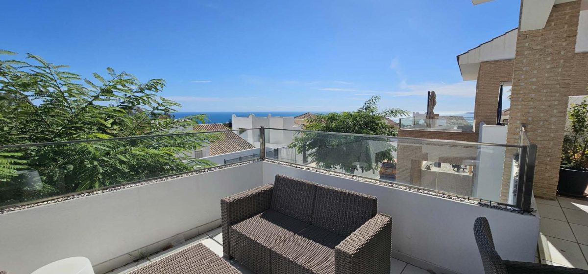 Villa moderna con vistas panorámicas en Torremuelle — Foto 9