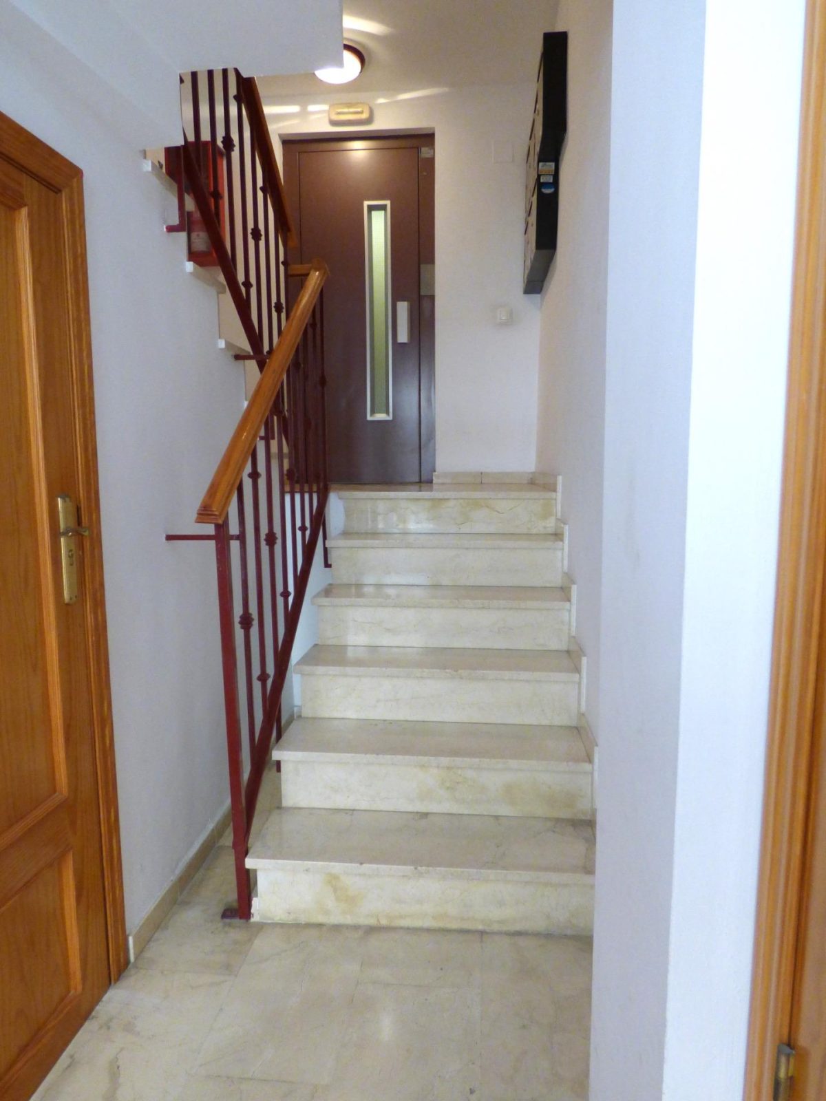 PISO EN EDIFICIO CON ENCANTO, CENTRO DE FUENGIROLA. A UN PASO DE TODOS LOS SERVICIOS. — Foto 20