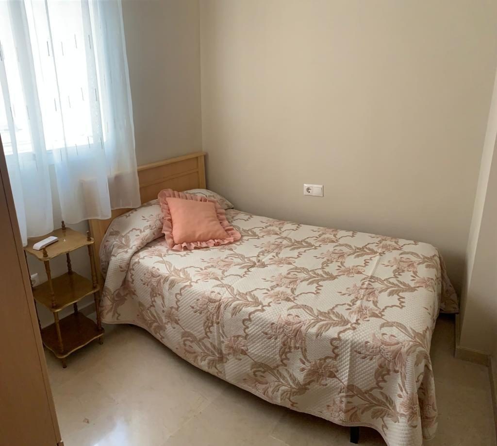 PISO EN EDIFICIO CON ENCANTO, CENTRO DE FUENGIROLA. A UN PASO DE TODOS LOS SERVICIOS. — Foto 17